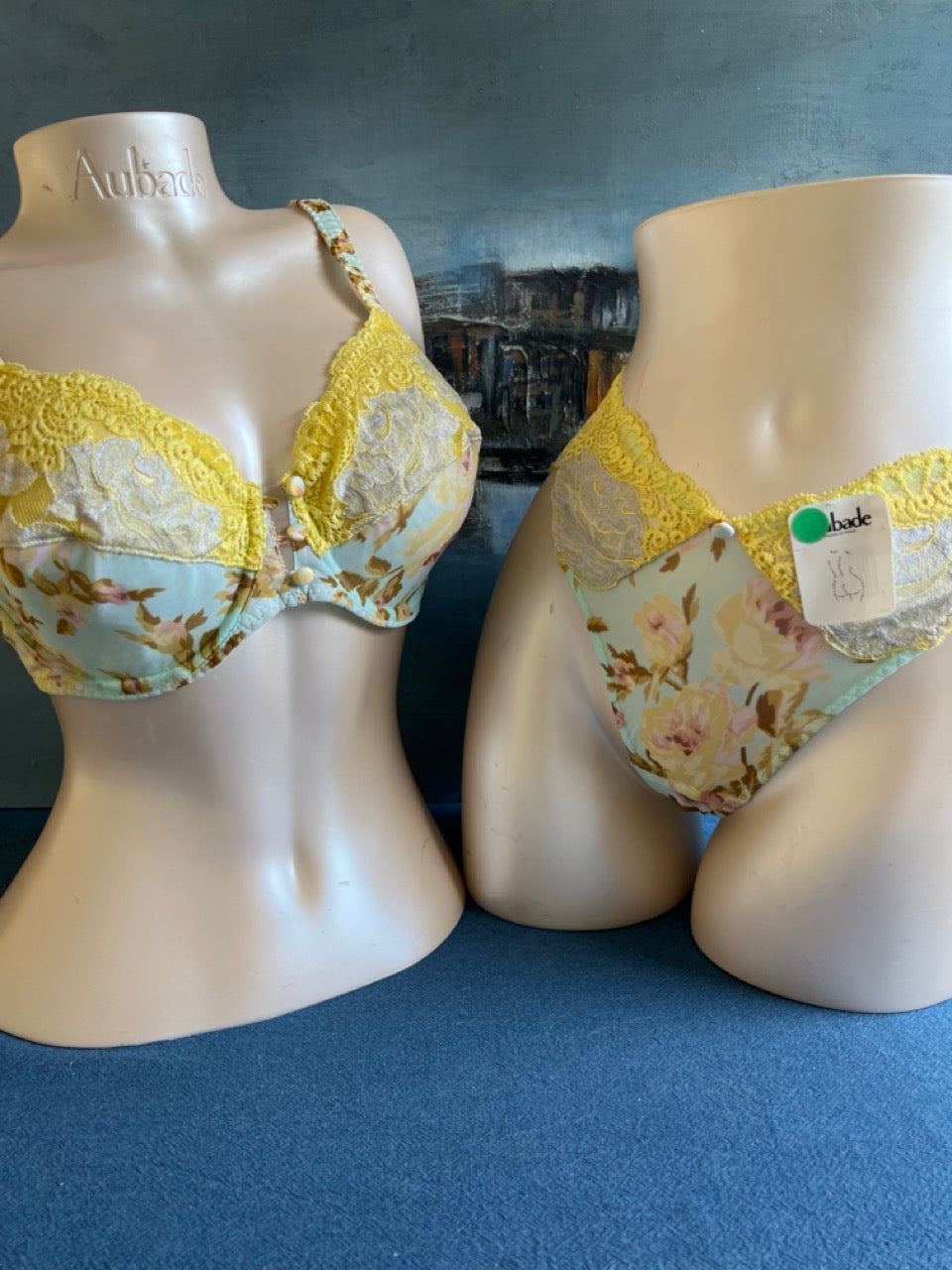 SG emboitant - ESSENCE DE PARFUM (jaune) - Aubade