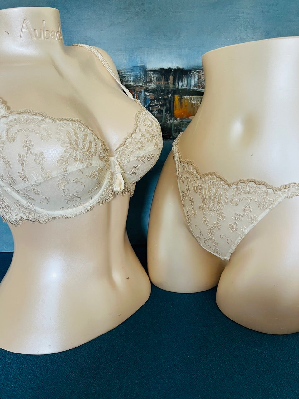 Culotte string beige - ELEGANCE ATTITUDE - Lise Charmel