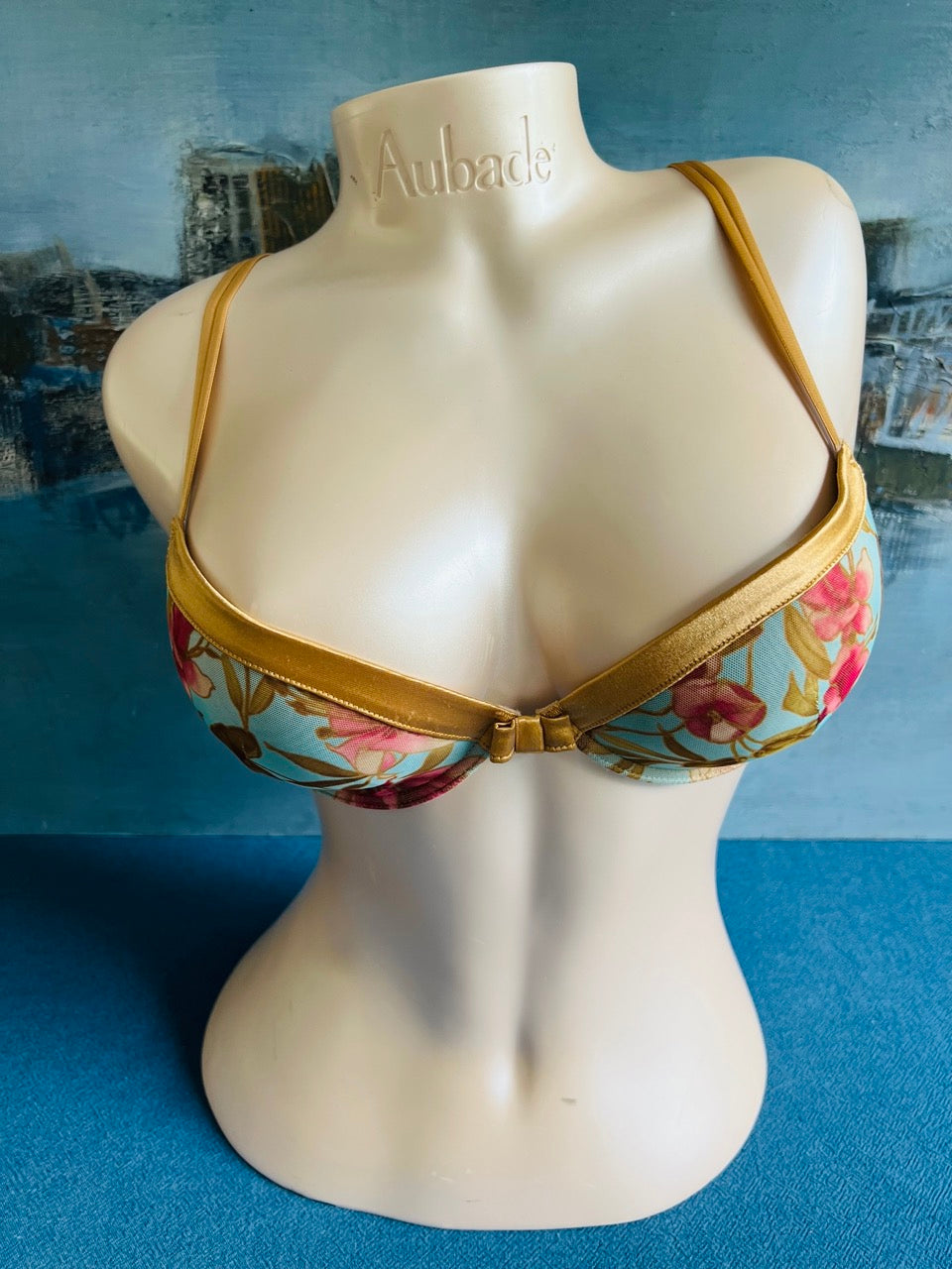 SG push up - SENSUAL ATTITUDE - Lise Charmel ANTINEA