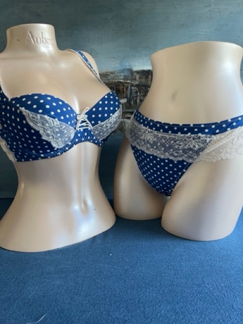 SG push up V2 - ESCALE - Lise Charmel