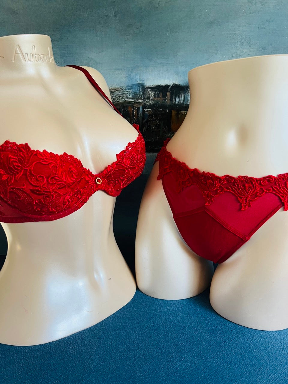 Culotte string - SERTI GUIPURE rouge - Lise Charmel