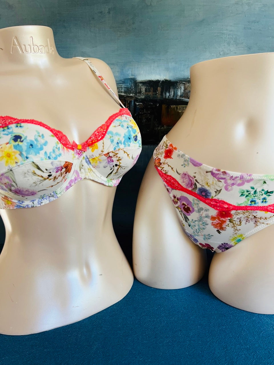 SG push up - FILLE EN FLEUR - Lise Charmel ANTIGEL