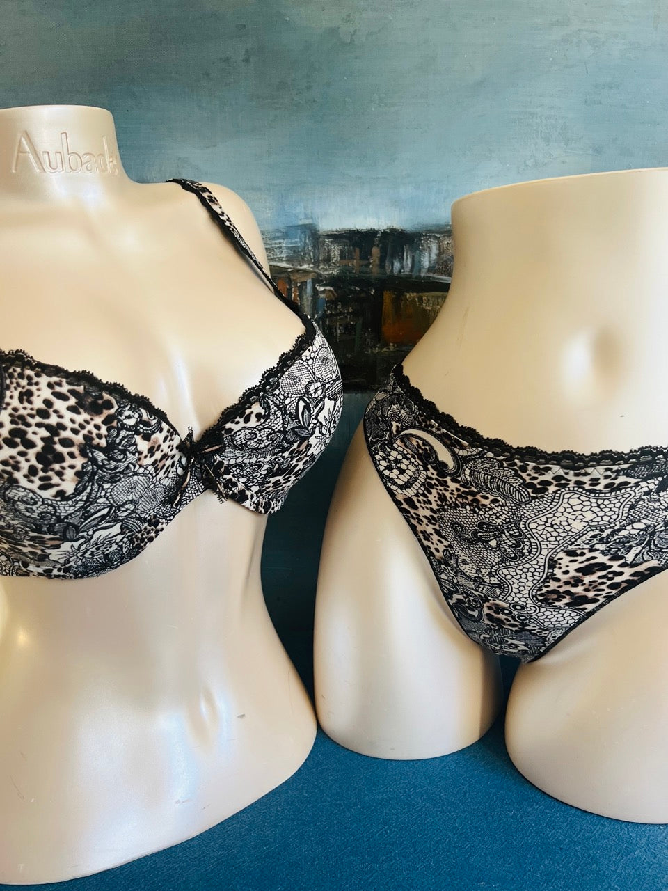 Culotte tanga - DENTELLE AU COEUR - Lise Charmel ANTIGEL