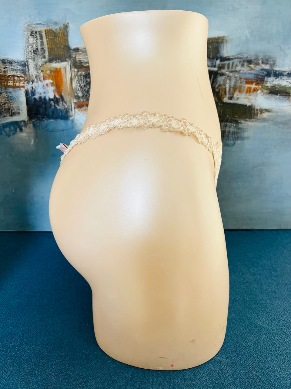 Culotte string beige - ELEGANCE ATTITUDE - Lise Charmel