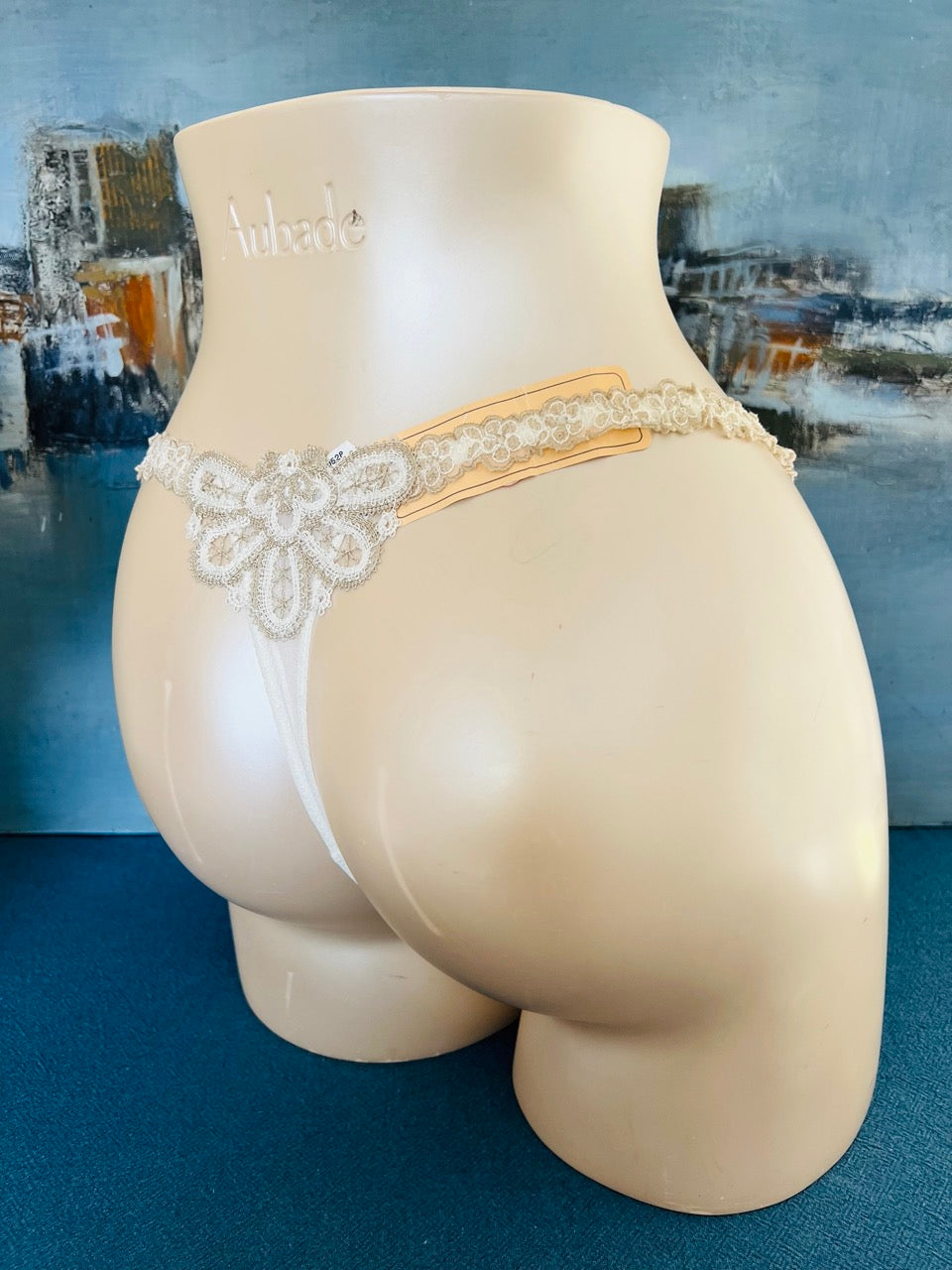 Culotte string beige - ELEGANCE ATTITUDE - Lise Charmel