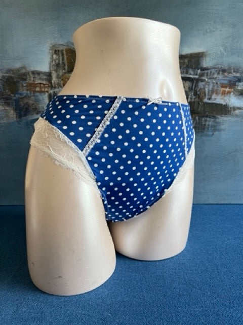 Soutien-gorge 100E (85E eu) Spacer plunge ANTINEA de LISE CHARMEL Déclaration be Soutien-gorge 100E (85E eu) Spacer plunge ANTINEA de LISE CHARMEL Déclaration be
