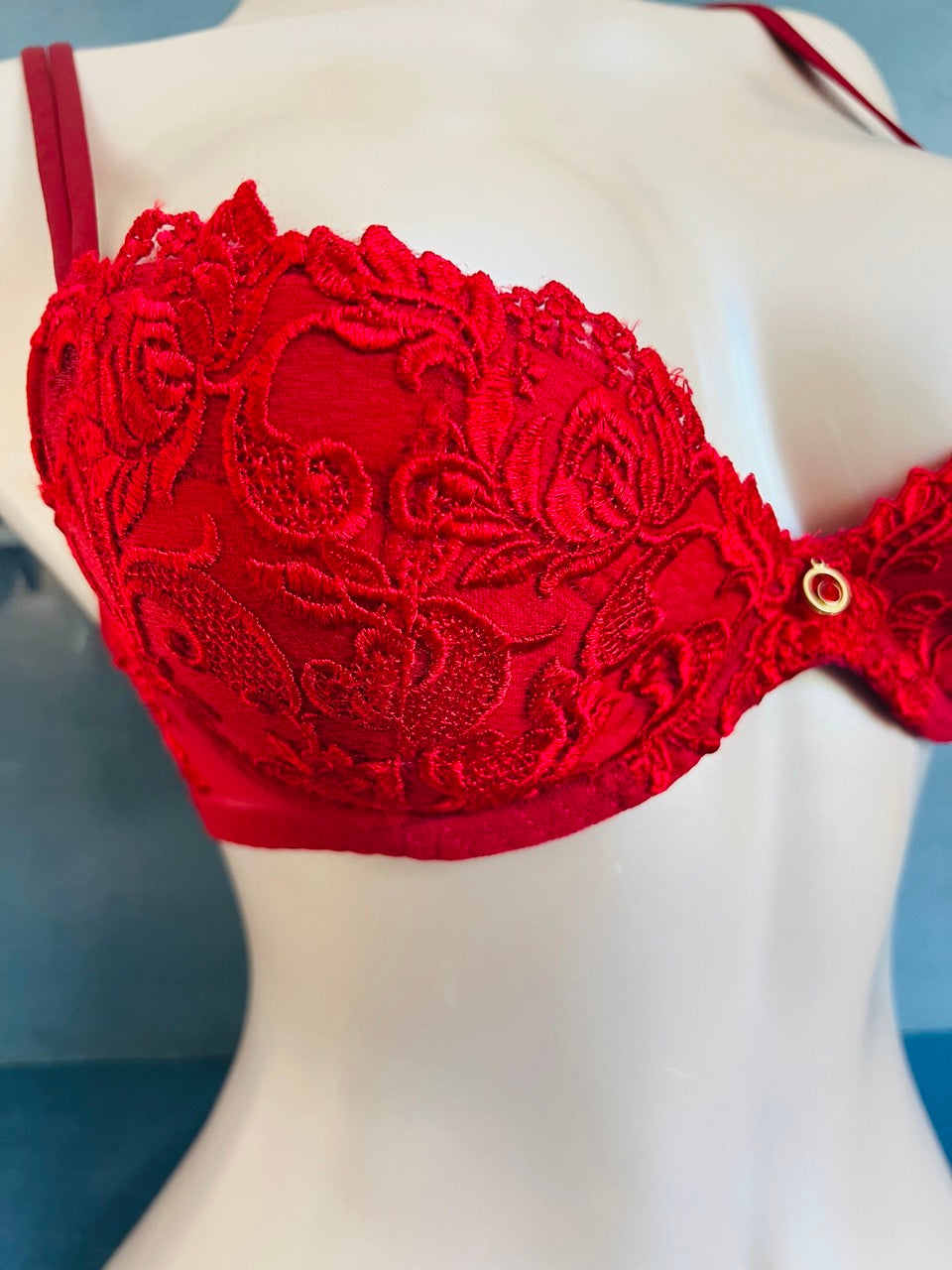 SG push up - SERTI GUIPURE rouge - Lise Charmel