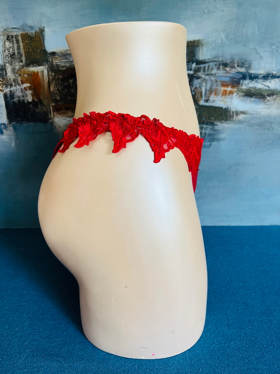 Culotte string - SERTI GUIPURE rouge - Lise Charmel