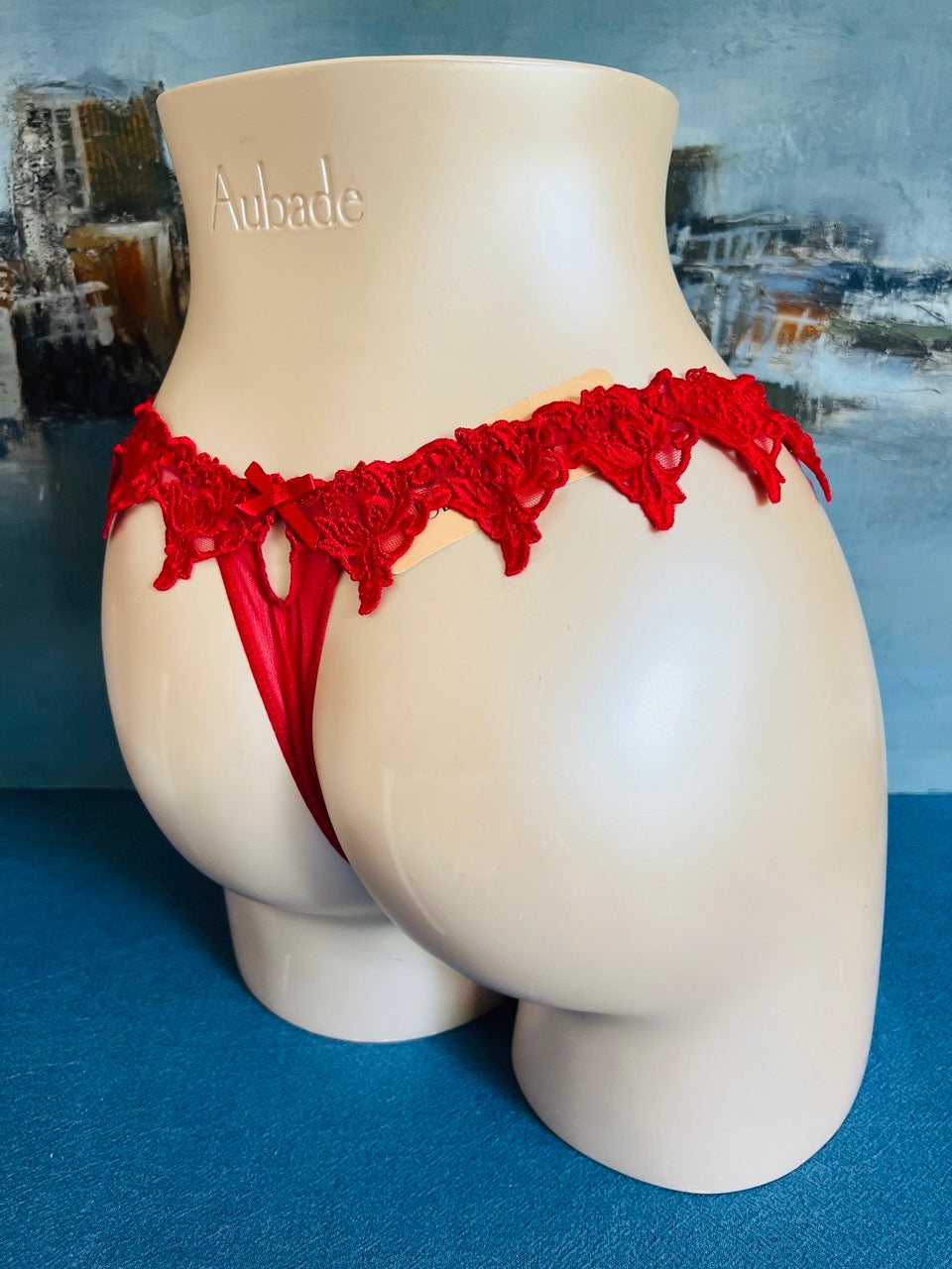 Culotte string - SERTI GUIPURE rouge - Lise Charmel