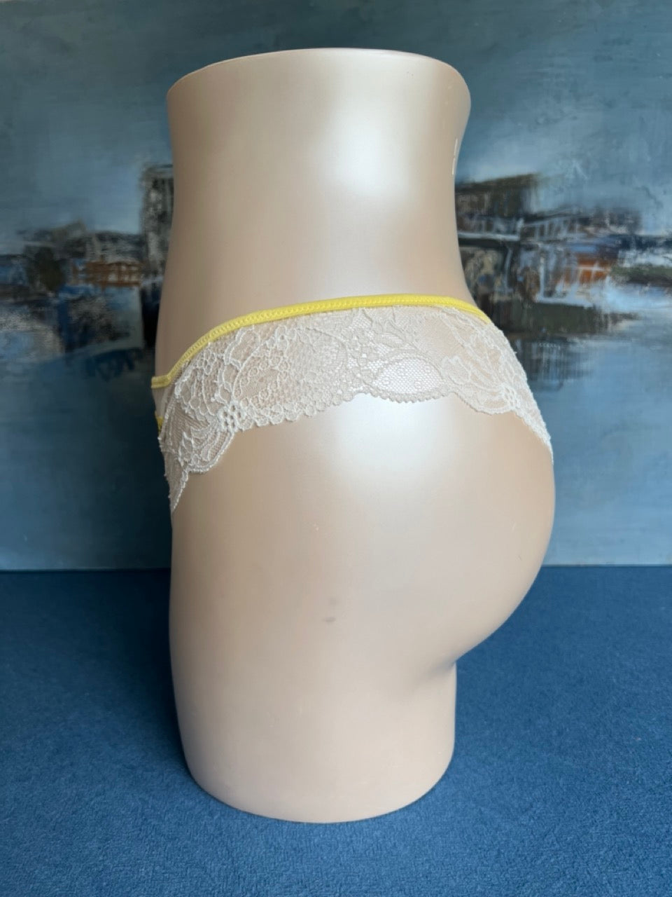 Culotte tanga - FRAGRANCE VOYAGE (jaune) - Lise Charmel