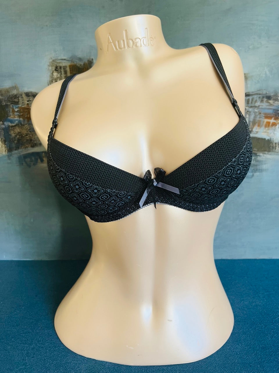 SG push up - CAMPUS GIRL - Lise Charmel ANTIGEL