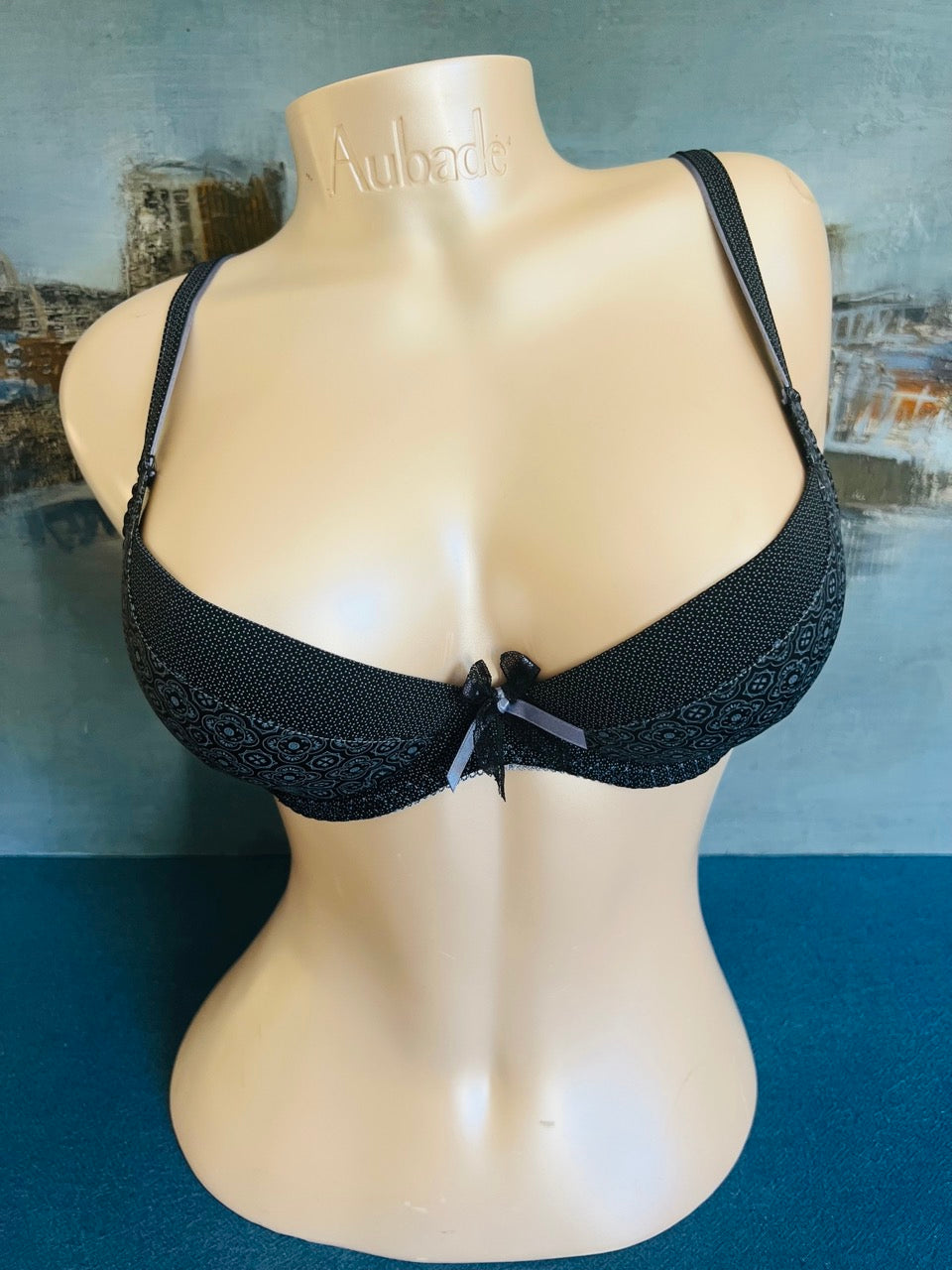 SG push up - CAMPUS GIRL - Lise Charmel ANTIGEL