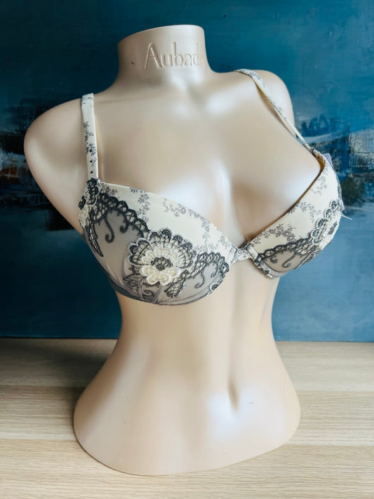 SG push up - VOLUPTE - Simone Pérèle