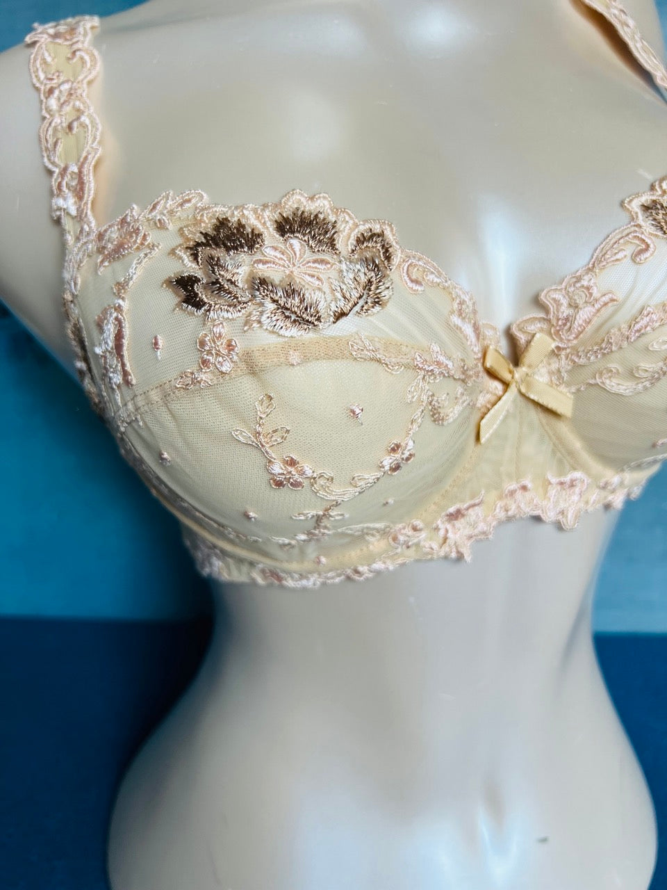 SG corbeille beige - MOTS D'AMOUR - Lise Charmel