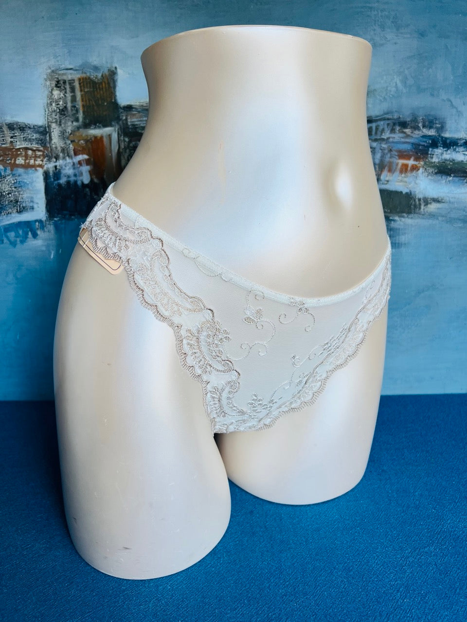 Culotte brésilienne beige - ELEGANCE ATTITUDE - Lise Charmel