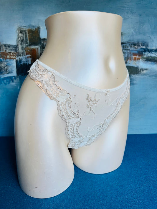 Culotte tanga beige - ELEGANCE ATTITUDE - Lise Charmel