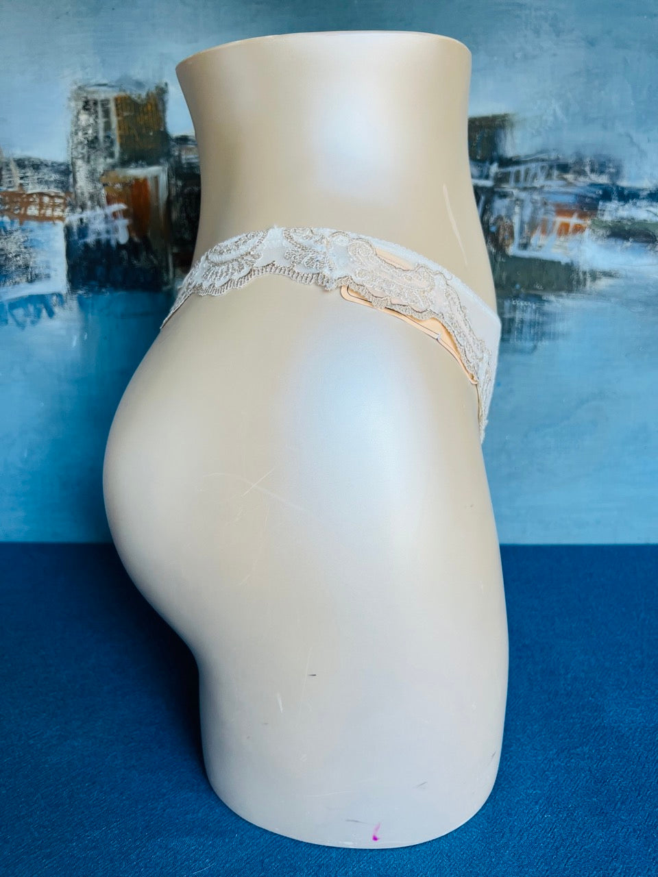 Culotte tanga beige - ELEGANCE ATTITUDE - Lise Charmel