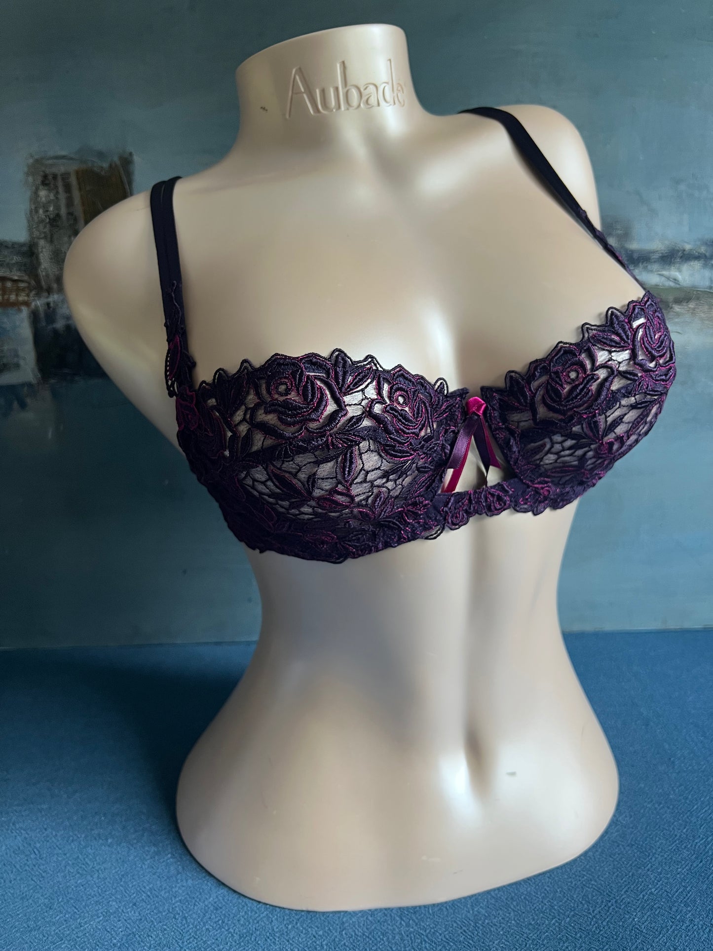 SG corbeille  - INTRIGUE - Lise Charmel